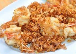 กุ้งหรือปลาหมึกทอดกระเทียม