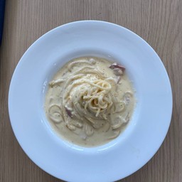 สปาเก็ตตี้ครีมซอสเห็ดทรัฟเฟิล