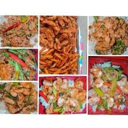 โก๊ะกระเพราแซบ ยำ หมูกรอบใจสั่งมา ตามสั่ง ตลาดใหญ่วังน้อย