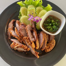 คอหมูทอดเกลือ