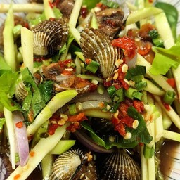 ยำมะม่วงหอยแครง