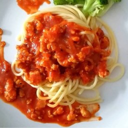 สปาเกตตี้ซอสมะเขือเทศ (Spaghetti with Tomato Sauce)