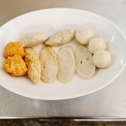 ลูกชิ้นรวมลวก ธรรมดา