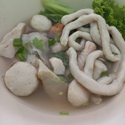 เส้นปลาลูกชิ้นปลาเย็นตาโฟ