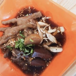 ก๋วยเตี๋ยวเรืออยุธยายกนิ้ว ซอยรังสิตภิรมย์ (ร้านเดียวกันกับก๋วยเตี๋ยวเรือบางระจัน ) สาขา1ซ.รังสิตภิรมย์