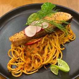 สปาเก็ตตี้ต้มยำแซลมอน (Spaghetti tomyum with salmon)