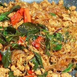 กระเพรา ถังแตกราดข้าว ยั่วๆ