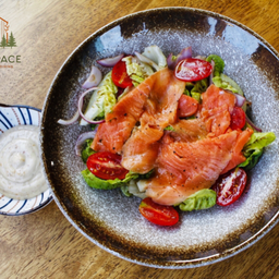 สลัดแซลมอนรมควัน