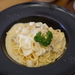 สปาเก็ตตี้ซอสเห็ด (Spaghetti with Mushroom sauce)