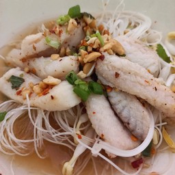 เส้นหมี่ลูกชิ้นปลาเย็นตาโฟ