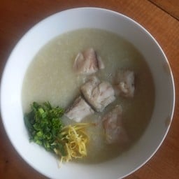 โจ๊กหมูใบเตย สาริกา
