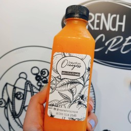 น้ำส้มคั้นมีเนื้อเคี้ยวเพลิน 350ml ตรา Orangess