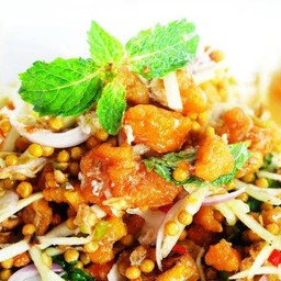 ยำเนื้อปู