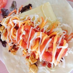 [อร่อยซ่ากับโค้ก] เคบับไก่เชดด้าชีส +  โค้ก ออริจินัล (ขวด) 