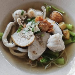 ก๋วยเตี๋ยวลูกชิ้นปลาน้ำใส(แห้ง  น้ำ)