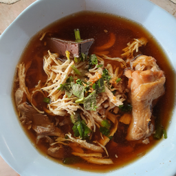 เล็กไก่ตุ๋น