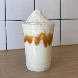 Caramel milk frappe