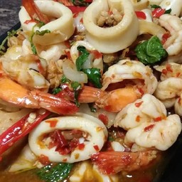 ข้าวกระเพราทะเล