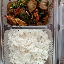 ข้าวกะเพราหมูกรอบ