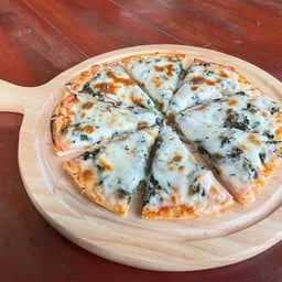 พิซซ่าผักโขมแฮมชีส