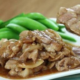 ข้าวราดหมูชิ้นผัดน้ำมันหอย