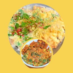 ข้าวราดไข่เจียวกระเพราหมูสับ