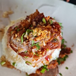 ข้าวหมูทอด น้ำจิ้มแจ่ว