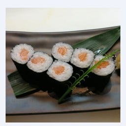 ข้าวห่อสาหร่ายใส้ ปลาแซลมอน