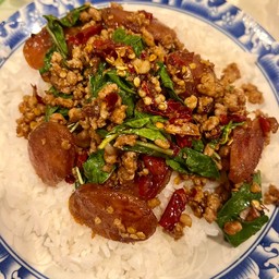 กะเพราหมูสับกุนเชียง(ราดข้าว)