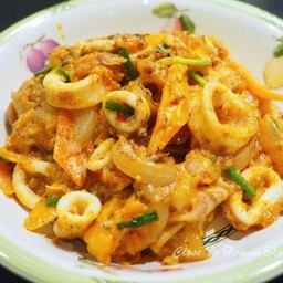 หมึกผัดไข่เค็ม