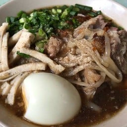 ก๋วยจั๊บญวนเตาถ่าน ศรีสะเกษ