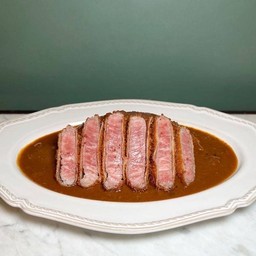 ข้างแกงกะหรี่ เนื้ออาคิตะ A5 ส่วนสันในทอดคัทสึ