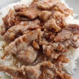 ข้าวหมูทอดน้ำปลา