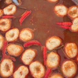 เส้น+น้ำยาป่า+เลือด+ลูกชิ้นปลา