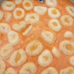 เส้น+น้ำยากะทิ+ลูกชิ้นปลา