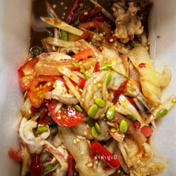 ตำกุ้งหมึกเล็บมือนาง