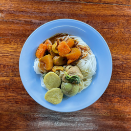 ขนมจีนแกงไตปลา ผสม แกงเขียวหวาน