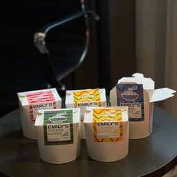 เส้นหมี่ไก่ฉีกเอมิลี่ เซทแก๊งปาร์ตี้ 5 กล่อง