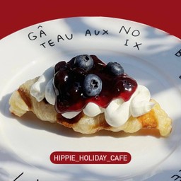 ครอฟเฟิล กรีกโยเกิร์ต ซอสบลูเบอร์รี่โฮมเมด