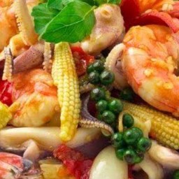 ผัดขี้เมารวมมิตร