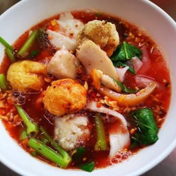 ก๋วยเตี๋ยวเย็นตาโฟต้มยำทรงเครื่อง