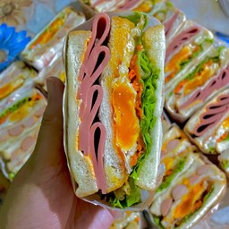 แซนวิชเกาหลีไส้ทะลัก วงศ์สว่าง17-1 บางซื่ิอ สะพานพระราม7