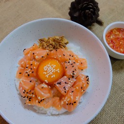 ข้าวหน้าแซลมอนไข่แดงดอง