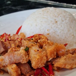 ข้าว-หมูกรอบ สยามคั่วพริกเกลือ