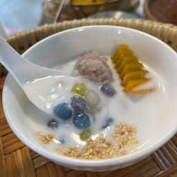 บัวลอยธรรมดาเผือก+ฟักทองใส่กล่อง