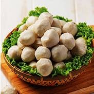 ลูกชิ้นนึ่งหอมสมุนไพรน้ำจิ้มรสเด็ด