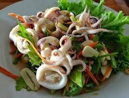 ยำปลาหมึก