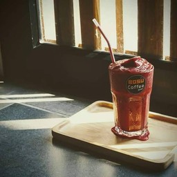 สตอเบอรี่ ปั่น (Strawberry Frappe)