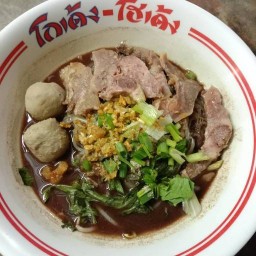 ร้านเตี๋ยว แซบยกซด โกเด้ง โฮเด้ง byพี่แชมป์ น้องแบงค์(สาขา มบ.เสริมไทยธานี)