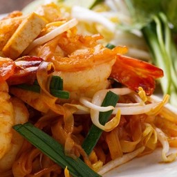 ผัดไทยกุ้งสด